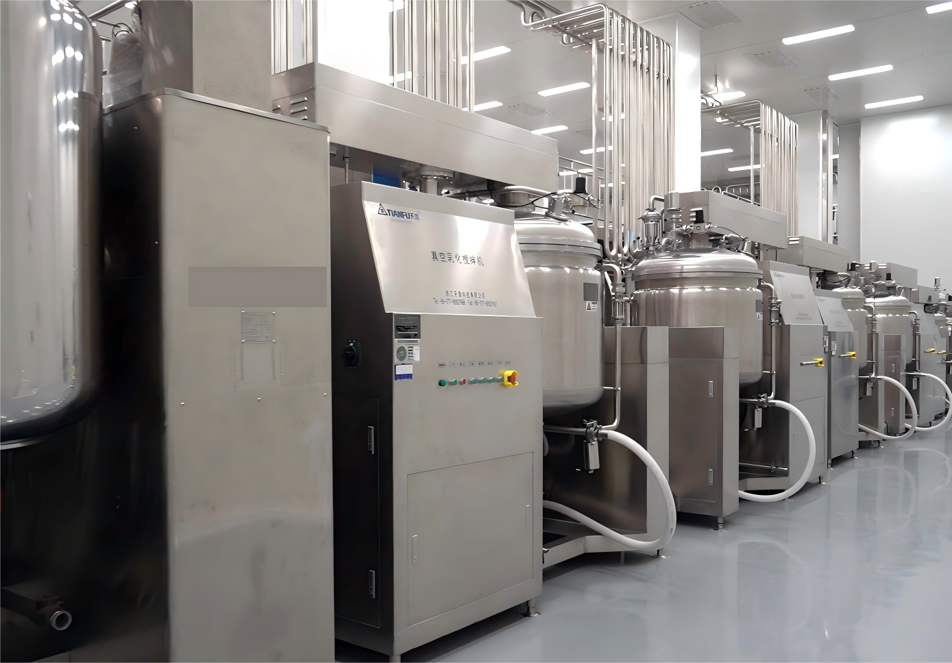 High-tech mechanized equipment, intelligent production